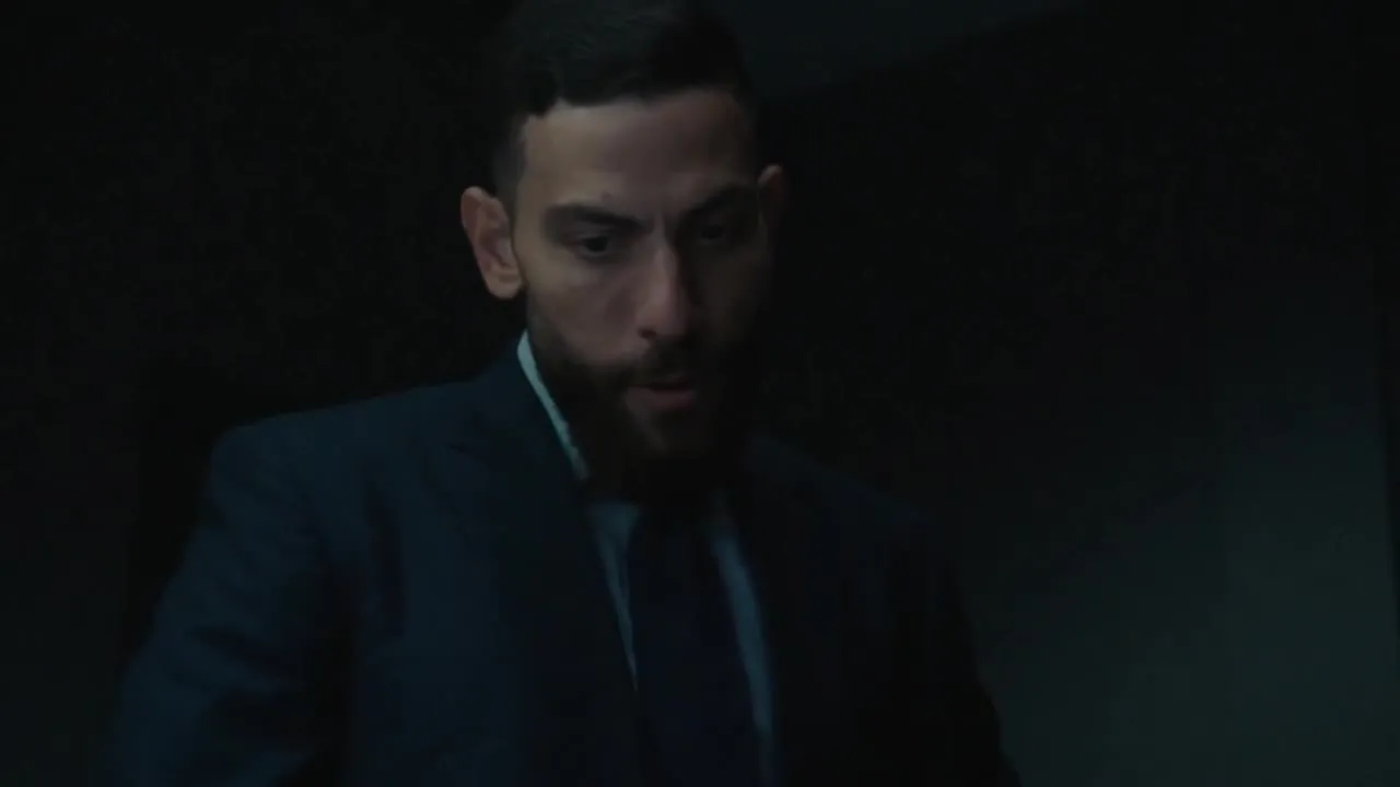 E4