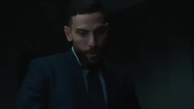 E4