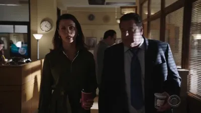 Sangue Azul-E9.Handcuffs
