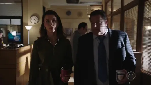 E9.Handcuffs