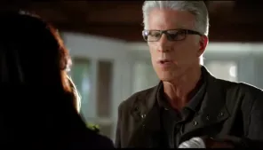 Cena do episódio 10 de CSI: Investigação Criminal