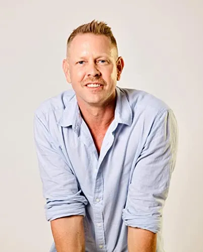 Christopher Amos