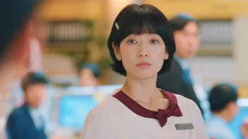 Hong, A Infiltrada-Guerra de titãs
