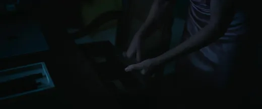 E4