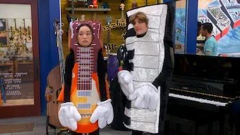 Erin & Aaron-E2.Homem do piano