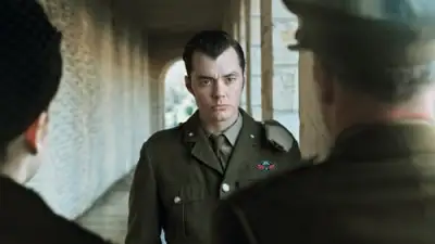 Pennyworth: A Origem do Mordomo do Batman-E4