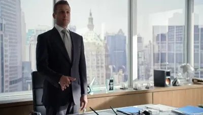 Suits-E10