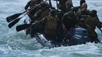 As Forças Armadas Mais Severas do Mundo-Batalha contra as ondas