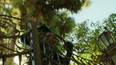 E9