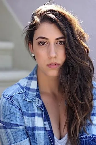 Caitlin Dechelle