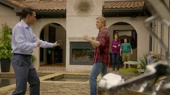 Cobra Kai-E9.Diferentes, mas iguais
