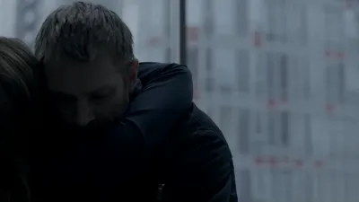 - Além de um Crime-E10