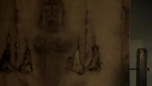 E8