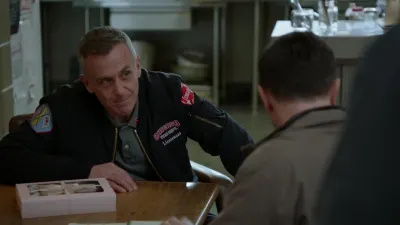 Chicago Fire: Heróis Contra o Fogo-E20.Halfway to the Moon