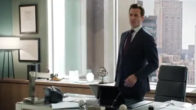 Suits-E8