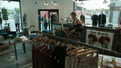 NCIS: Los Angeles-E2.Se Murio El Payaso