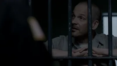 - Além de um Crime-E6