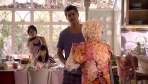 Cena do episódio 1 de Louco Por Elas