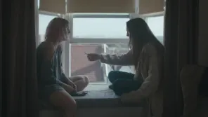 Cena do episódio 4 de Thirteen