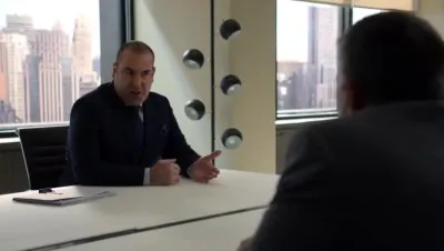 Suits-E16