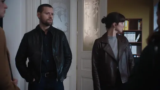 E6.The Secrets She Knows