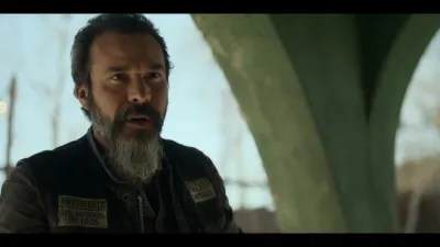 Mayans M.C.-E9.The House of Death Floats By