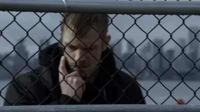 - Além de um Crime-E10