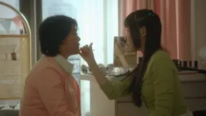 Cena do episódio 4 de Miss Night and Day