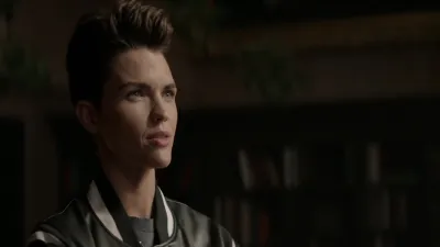 Batwoman-E3.Down, Down, Down